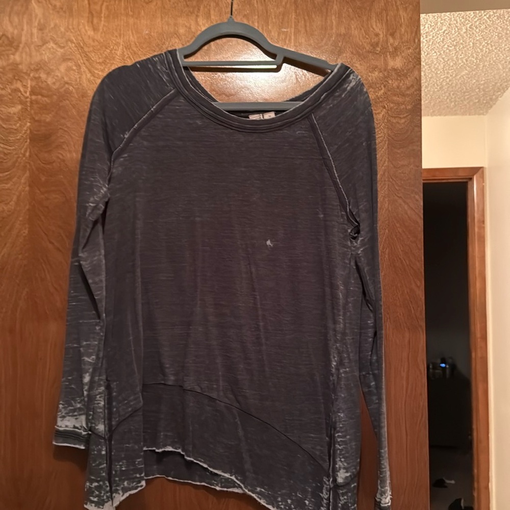 Melrose and market gray long sleeve shirt